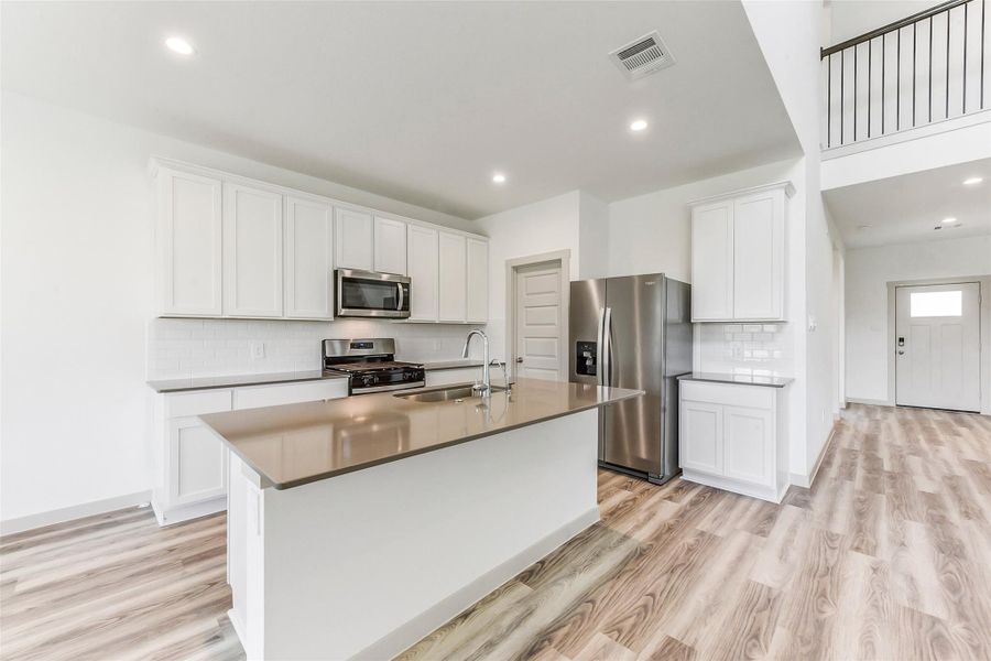 Furnished interior view inside a new home in , Missouri City (Image 11).
