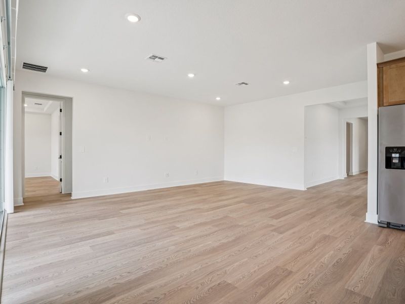 Spacious, unfurnished interior of a new home in Ridgehaven - Reserve Series, Ormond Beach (Image 9).