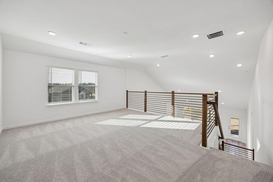 Spacious, unfurnished interior of a new home in Montgomery Bend, Montgomery (Image 25).