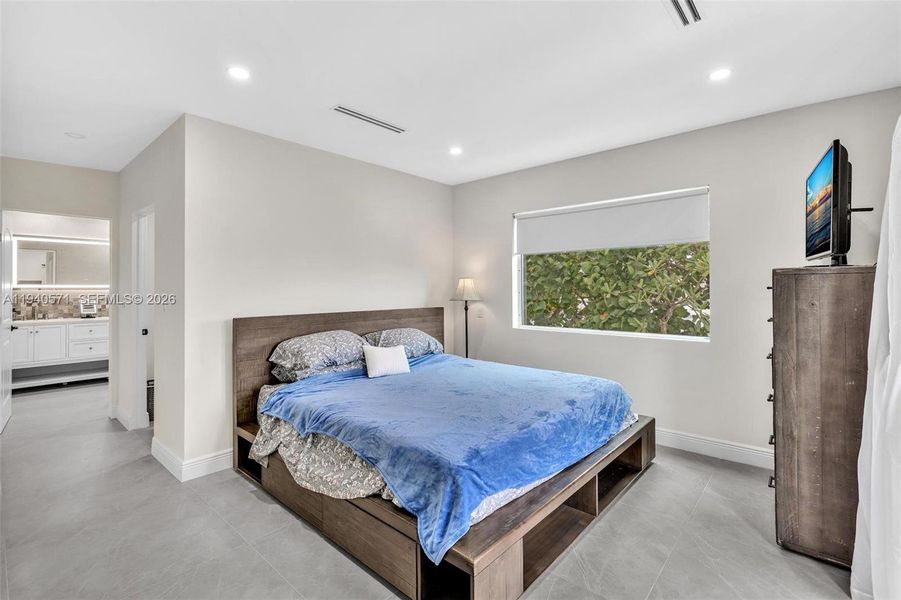 Furnished interior view inside a new home in , Miami (Image 41).