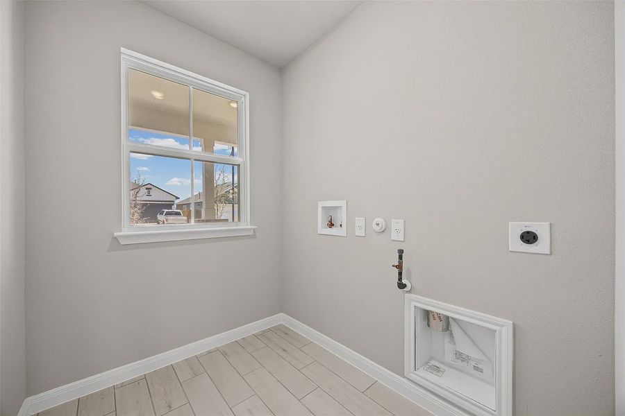 Spacious, unfurnished interior of a new home in Butler Farms, Liberty Hill (Image 22).
