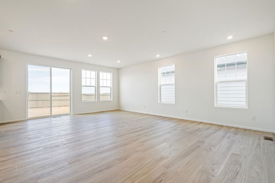 Spacious, unfurnished interior of a new home in The Nest Reserve at Canyon Creek, Erie (Image 13).