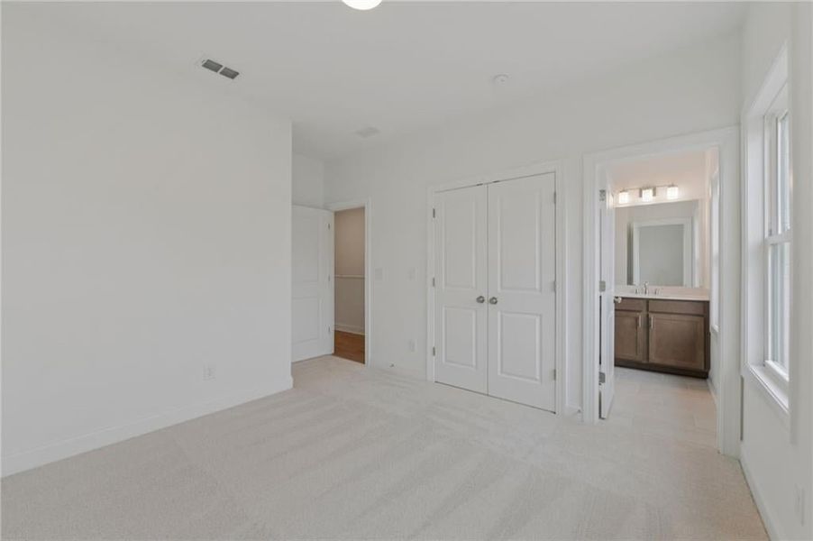 all bedrooms in this floor plan have their own bathroom - Highlight of the plan - Home is under construction and estimated to be completed in June/July 2026 
Pictures represent a previously built home not the actual home