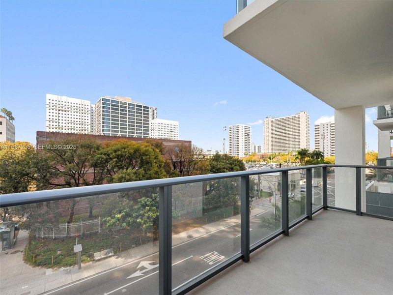 Condo located in Miami, FL showcasing its design and architecture (Image 2). Condo located in Miami, FL showcasing its design and architecture (Image 2).