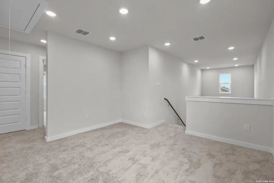 Spacious, unfurnished interior of a new home in Applewhite Meadows, San Antonio (Image 18).