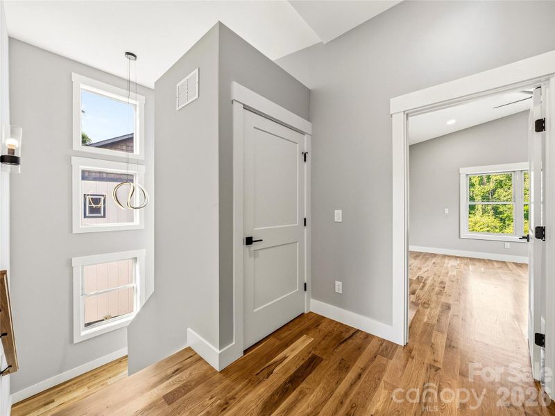 Spacious, unfurnished interior of a new home in , Asheville (Image 43).