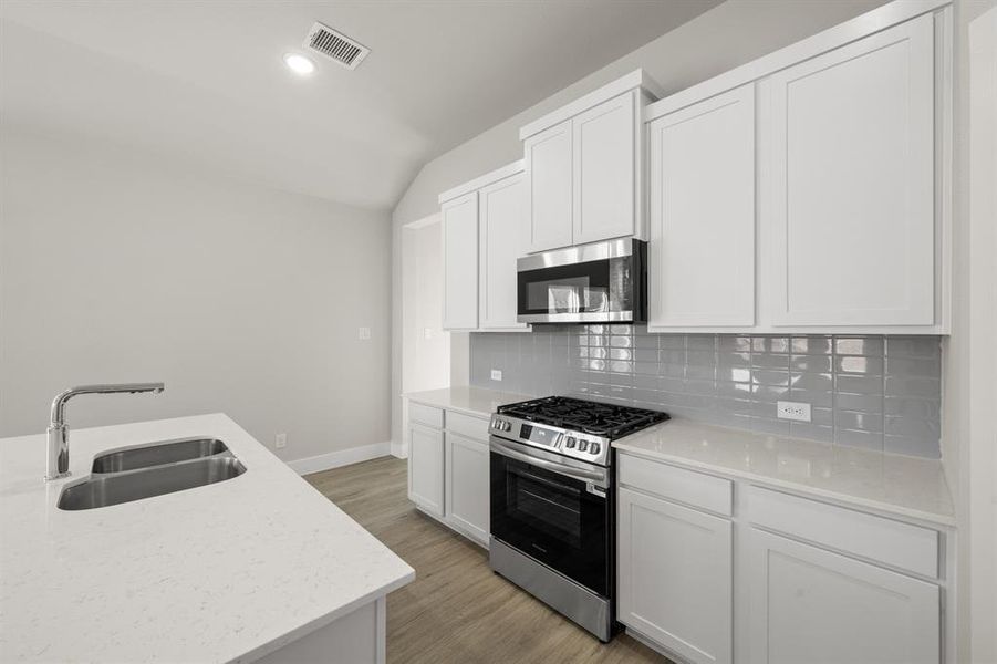 7404 Summer Sunset- Kitchen-5