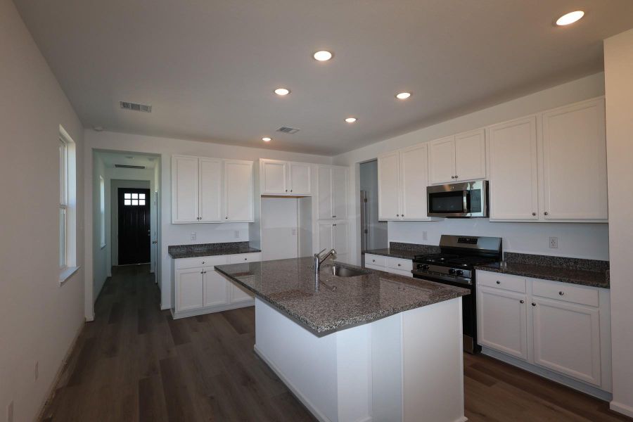 Chef-worthy island kitchen