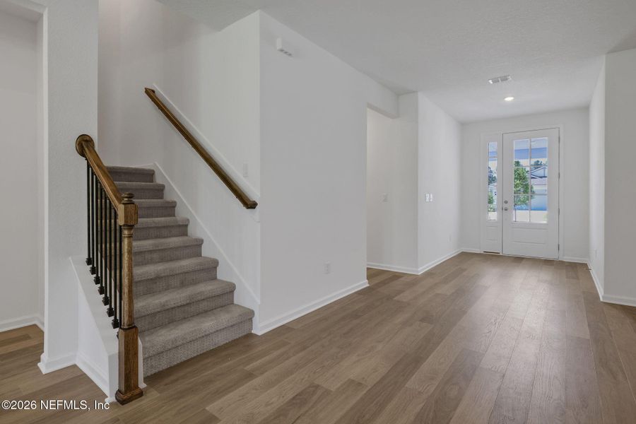 Spacious, unfurnished interior of a new home in Hyland Trail, Green Cove Springs (Image 42).