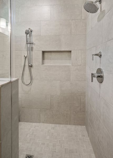 Representative interior finishes for a home built from the Birchwood by Bill Clark Homes in Osprey Landing, Southport (Image 10).