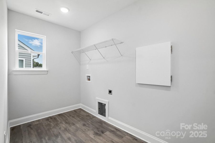 Image 47 of a home in Hampton Woods.