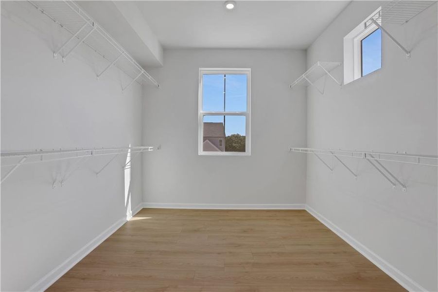 Spacious, unfurnished interior of a new home in Cambridge at Steels Bridge, Canton (Image 26).
