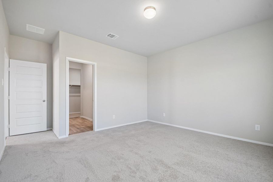 Spacious, unfurnished interior of a new home in Cascade, Liberty Hill (Image 16).