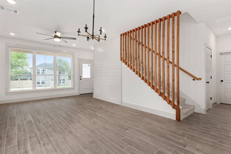 Spacious, unfurnished interior of a new home in Canyon Creek, Granbury (Image 20).