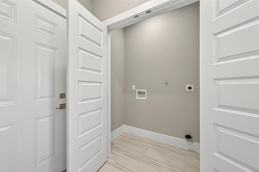 Spacious, unfurnished interior of a new home in , Cleveland (Image 37).