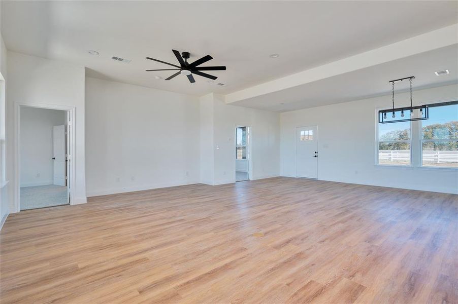 Spacious, unfurnished interior of a new home in , Brashear (Image 29).