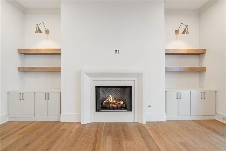 Spacious, unfurnished interior of a new home in , Alpharetta (Image 36).