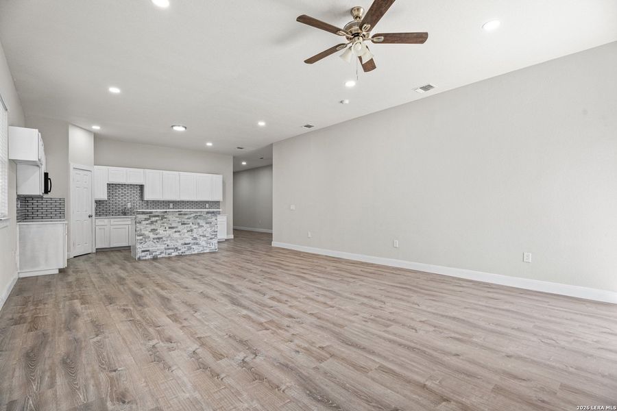 Spacious, unfurnished interior of a new home in , San Antonio (Image 11).
