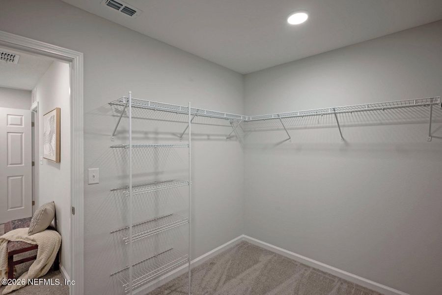 Spacious, unfurnished interior of a new home in , Jacksonville (Image 20).