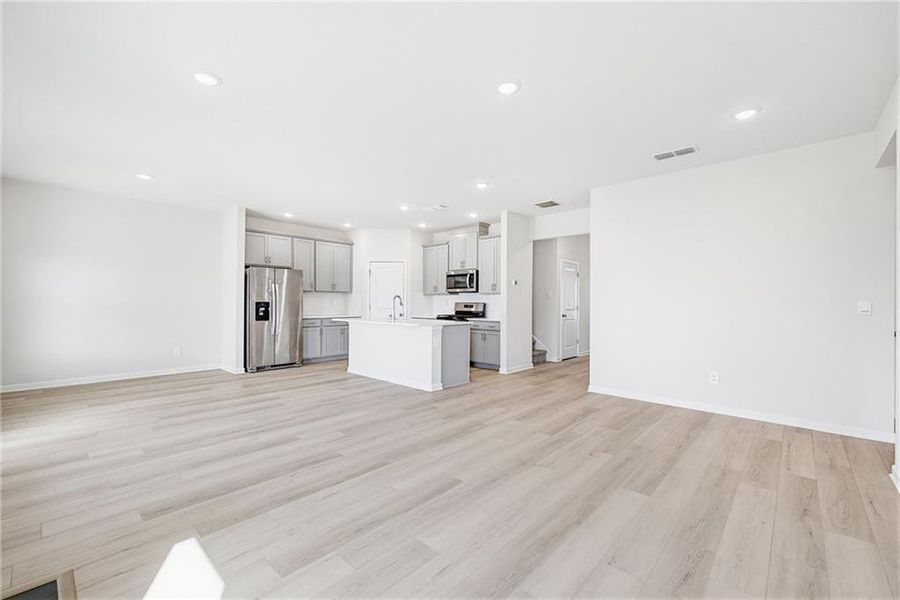 Spacious, unfurnished interior of a new home in , Fairburn (Image 30).