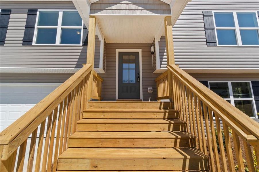 Exterior details and patio area of a home in , Alto (Image 3).