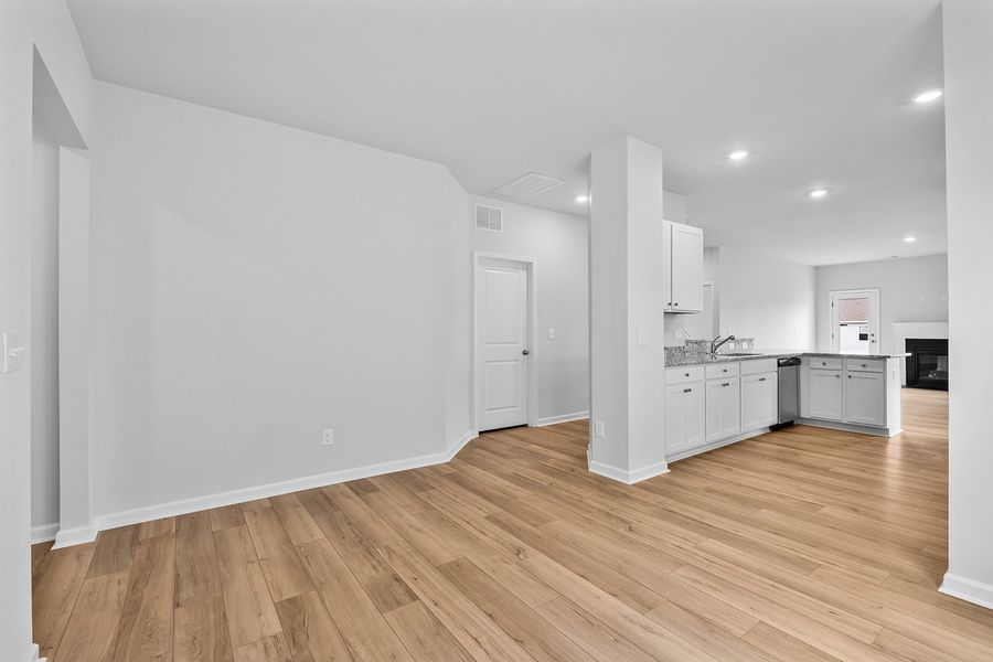 Spacious, unfurnished interior of a new home in Hanes Lake, Winston-Salem (Image 20).