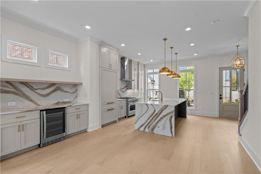 THE EXQUISITE QUARTZ PROVIDES SLEEK SOPHISTICATION AND WARMTH THAT CAN ACCOMODATE A WIDE VARIETY OF DESIGN OPTIONS THE EXQUISITE QUARTZ PROVIDES SLEEK SOPHISTICATION AND WARMTH THAT CAN ACCOMODATE A WIDE VARIETY OF DESIGN OPTIONS