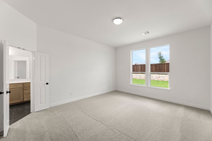 Spacious, unfurnished interior of a new home in Lovers Landing, Forney (Image 20). Spacious, unfurnished interior of a new home in Lovers Landing, Forney (Image 20).