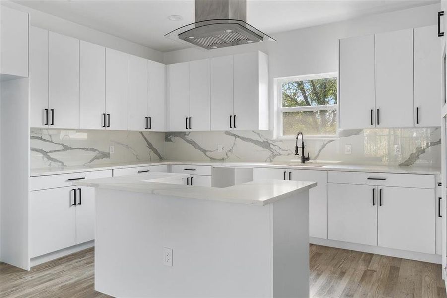 Furnished interior view inside a new home in , Dallas (Image 7).