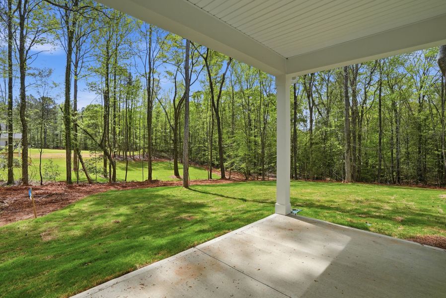 Exterior details and patio area of a home in Broadway Lake, Anderson (Image 22).
