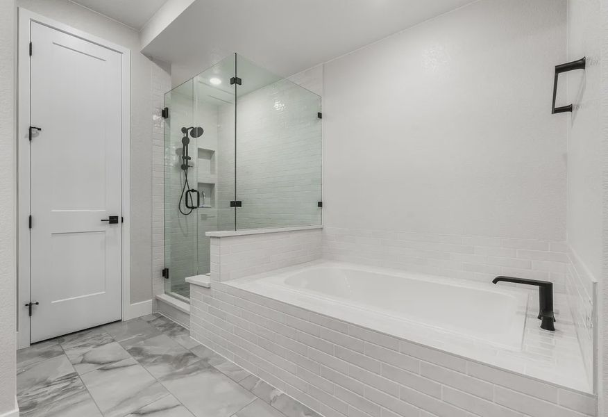 Homesite 232 Primary Bath - 18 of 21