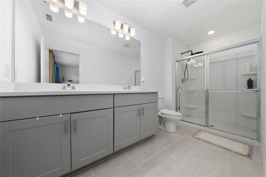 Furnished interior view inside a new home in , Kissimmee (Image 17).