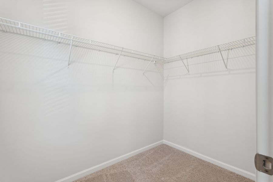 Spacious, unfurnished interior of a new home in Lakeview Village, Charlotte (Image 17).