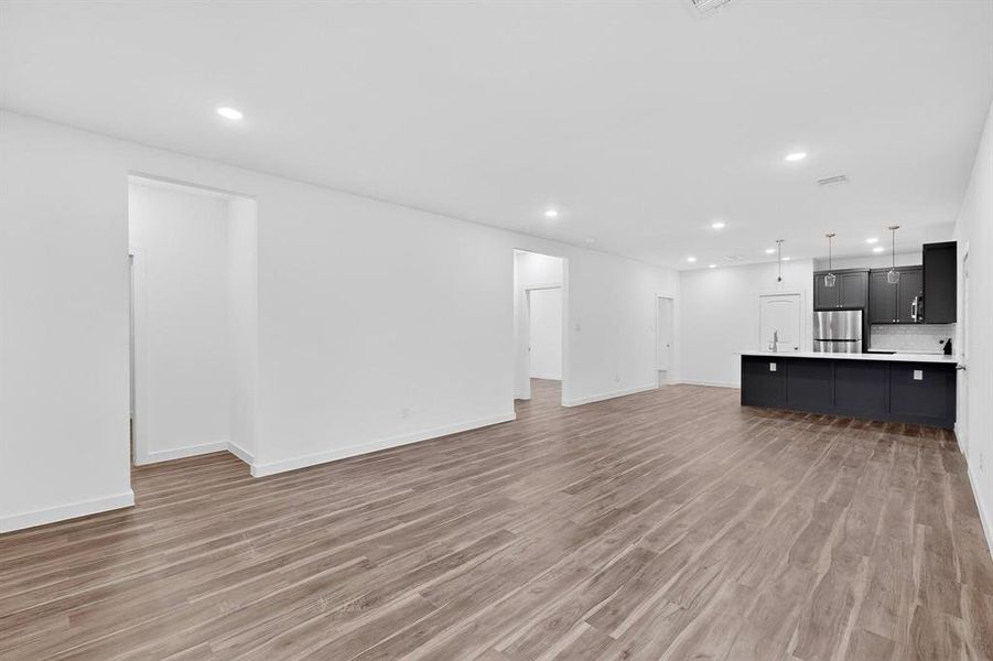 Spacious, unfurnished interior of a new home in , Dallas (Image 15).
