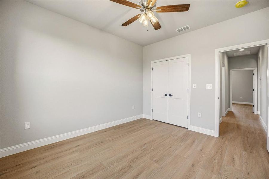 Spacious, unfurnished interior of a new home in , Glen Rose (Image 31).