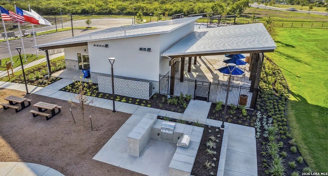 Community amenities in , Converse (Image 28).