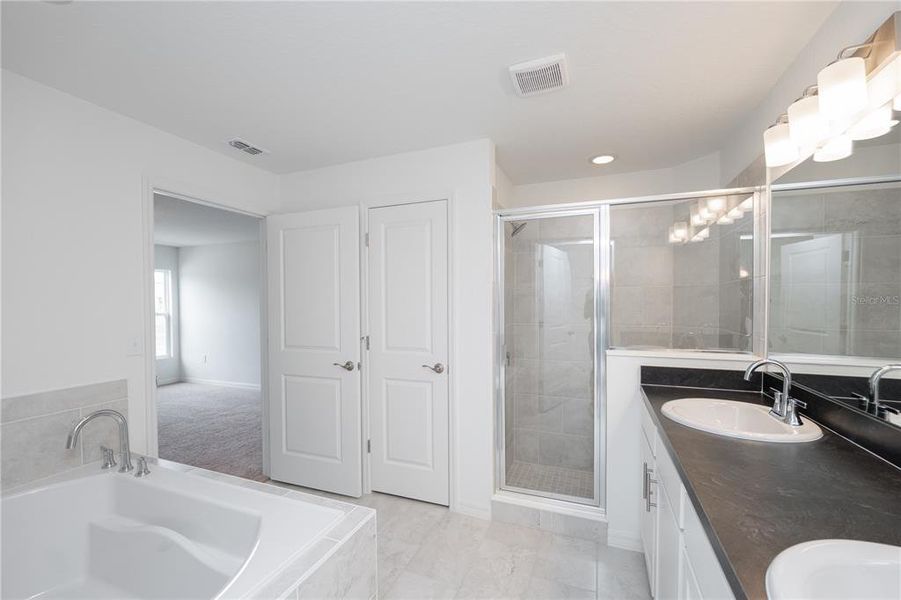 Furnished interior view inside a new home in , Winter Haven (Image 13).