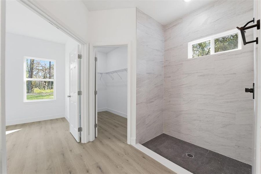 Spacious, unfurnished interior of a new home in , Citrus Springs (Image 15).