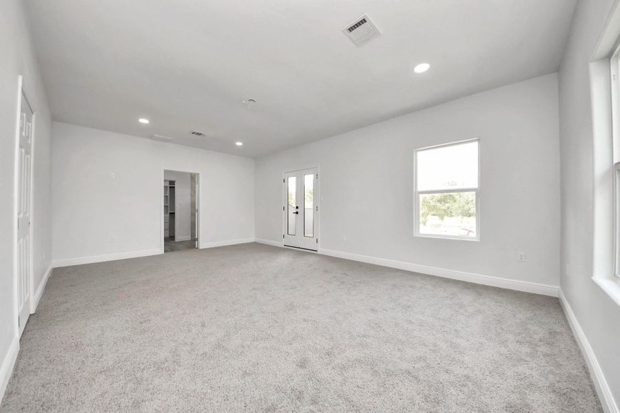 Spacious, unfurnished interior of a new home in , Cleveland (Image 26).