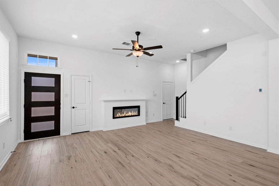 Spacious, unfurnished interior of a new home in Woodforest, Montgomery (Image 24).