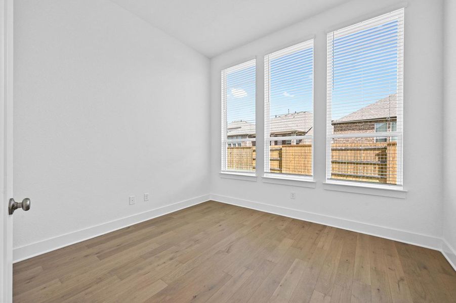 Spacious, unfurnished interior of a new home in 6 Creeks at Waterridge: 55ft. lots, Kyle (Image 23). Spacious, unfurnished interior of a new home in 6 Creeks at Waterridge: 55ft. lots, Kyle (Image 23).