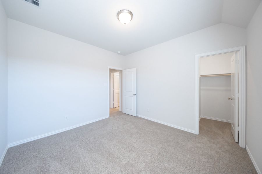 Spacious, unfurnished interior of a new home in Churchill, Anna (Image 14).