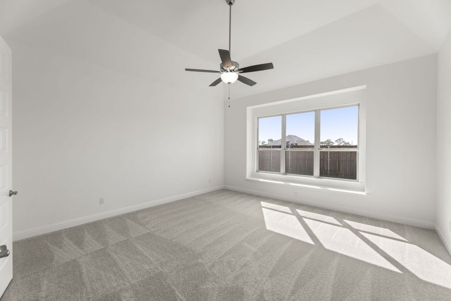 Spacious, unfurnished interior of a new home in River Ranch, Van (Image 22).