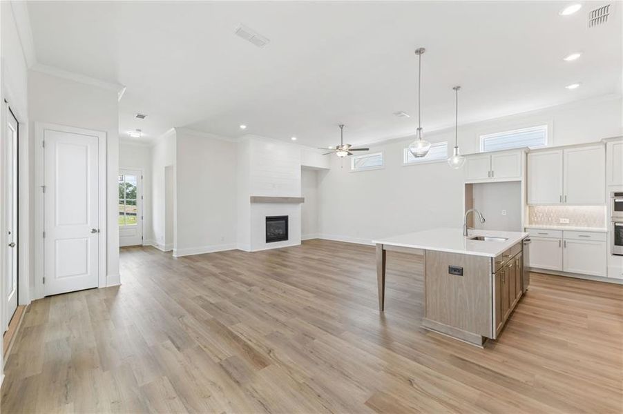 Spacious, unfurnished interior of a new home in Aberdeen, Hoschton (Image 32).