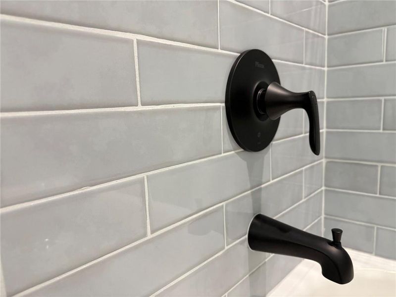 Spacious, unfurnished interior of a new home in , Atlanta (Image 28).