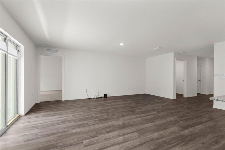 Spacious, unfurnished interior of a new home in , Port Charlotte (Image 27).