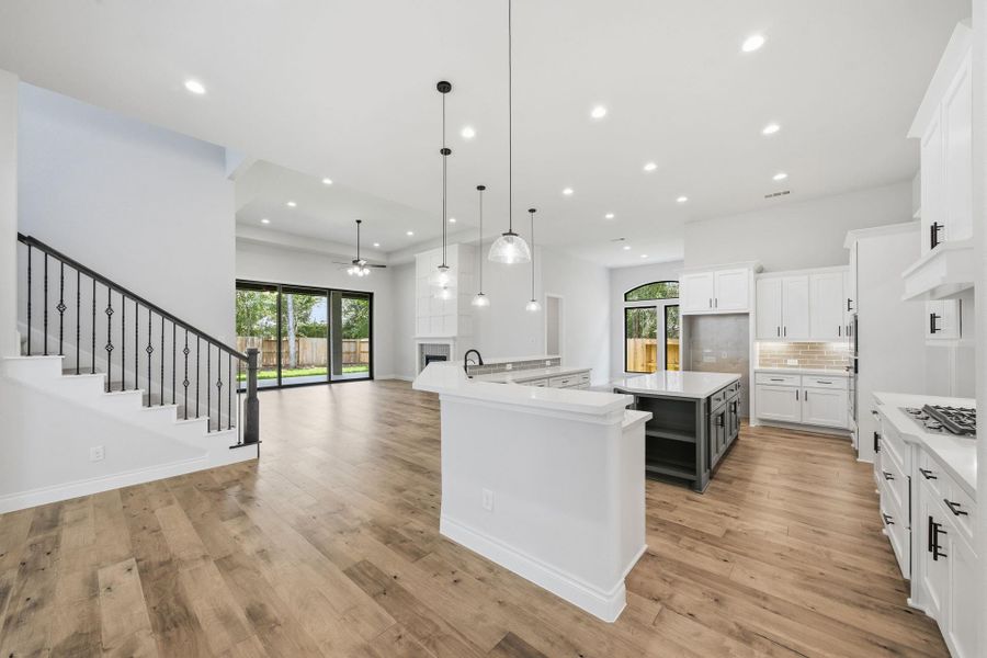Furnished interior view inside a new home in The Woodlands Hills 65′, Willis (Image 14). Furnished interior view inside a new home in The Woodlands Hills 65′, Willis (Image 14).