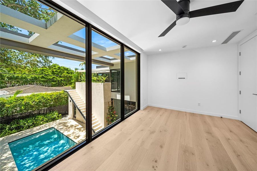 Image 46 of a home in .