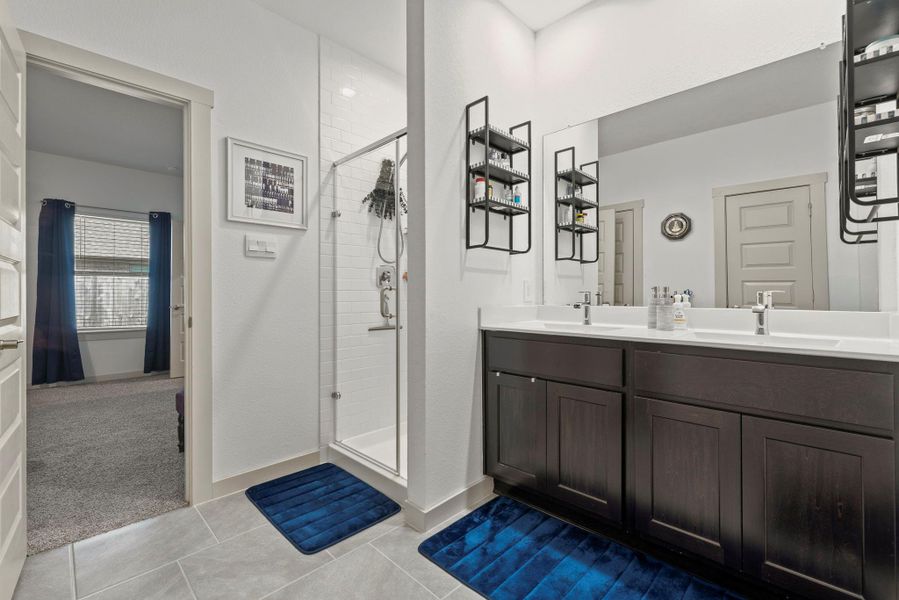 Furnished interior view inside a new home in Westwood, League City (Image 17). Furnished interior view inside a new home in Westwood, League City (Image 17).