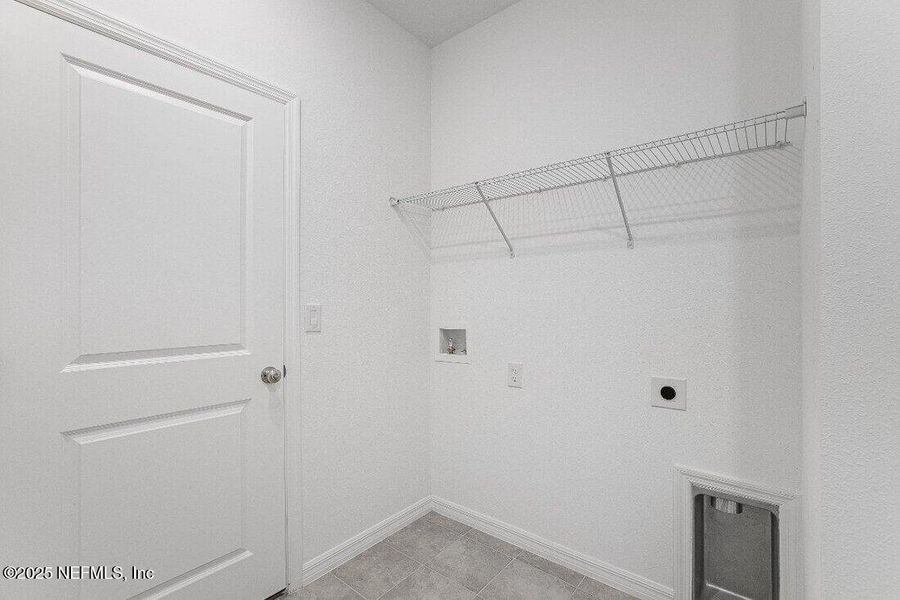 Spacious, unfurnished interior of a new home in Coopers Meadow, Jacksonville (Image 26).